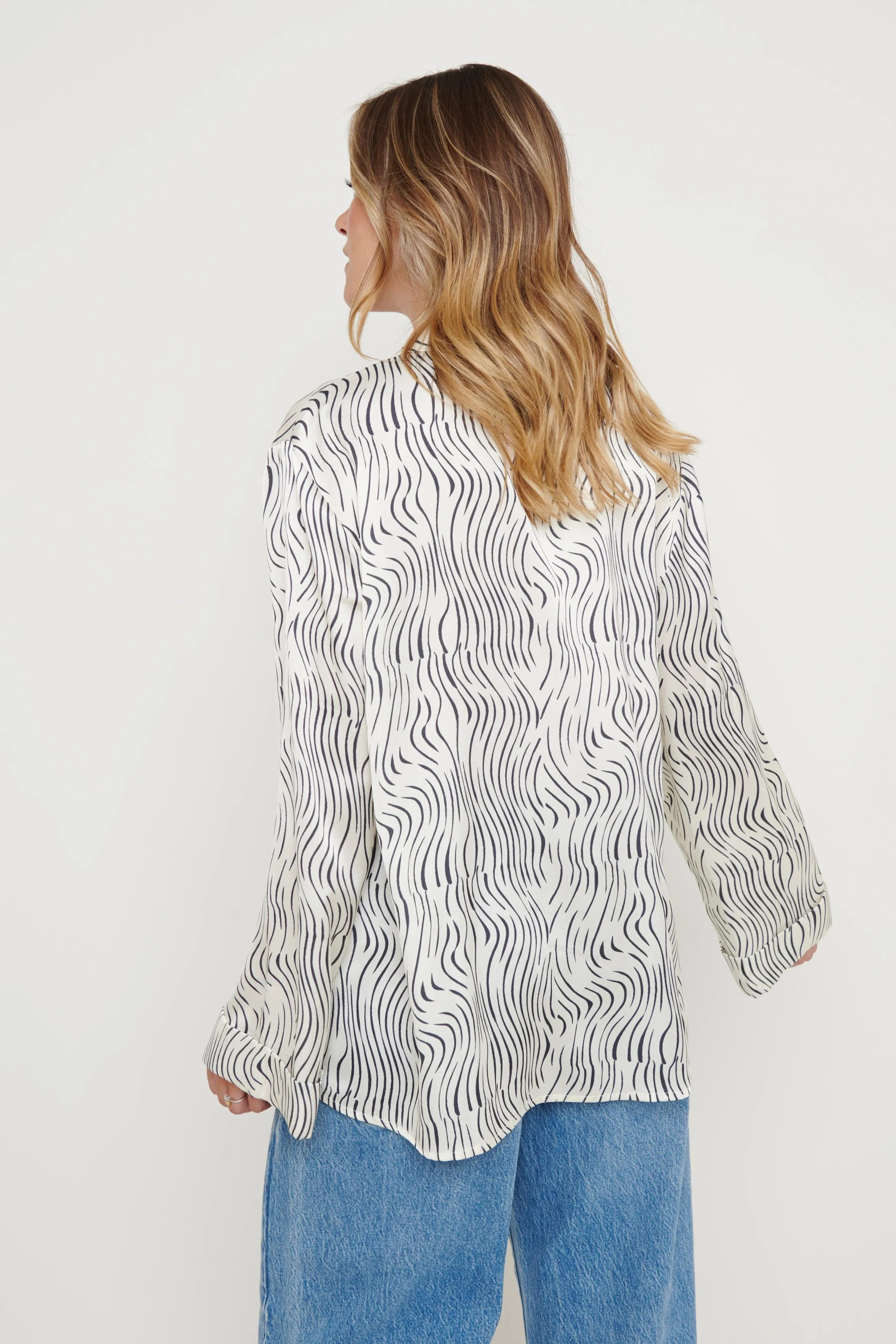 Hailee Relaxed Blouse - Abstract Wave
